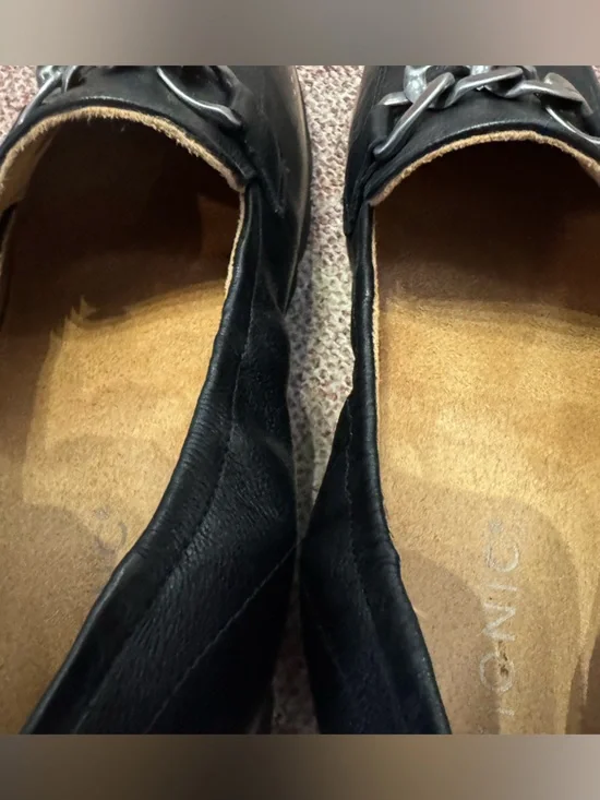 Vionic Cynthia chunky black loafer silver chain accent cinched heel  size 9 - Picture 7 of 9